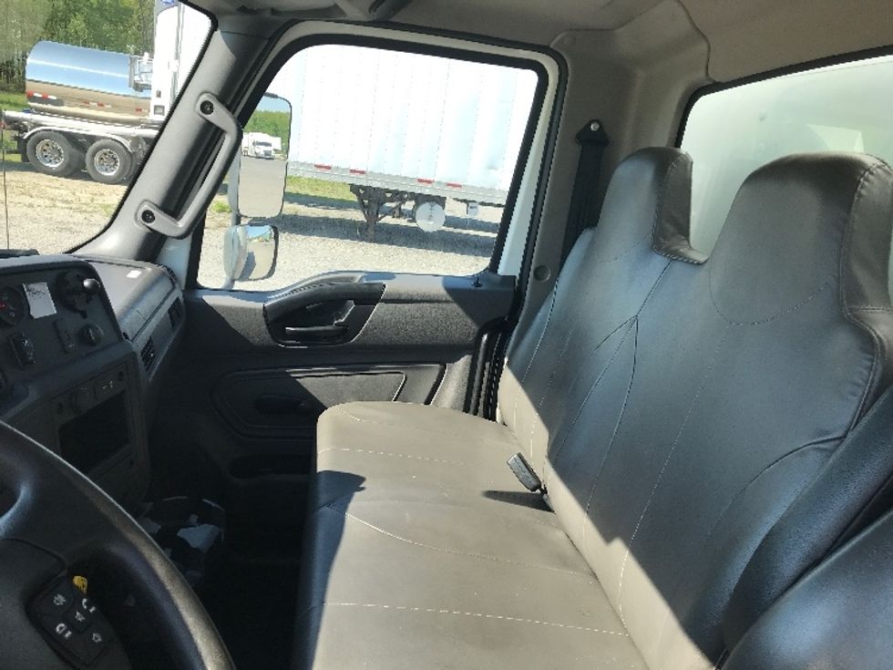 Medium Duty Box Truck-Light and Medium Duty Trucks-International-2021-MV607-Pottsville-PA-124,646\n\t\tmiles-$ 61,750 - Image 19