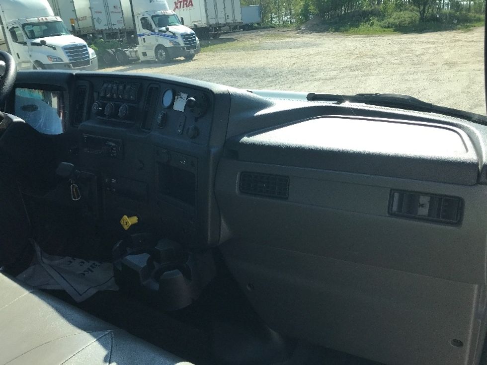 Medium Duty Box Truck-Light and Medium Duty Trucks-International-2021-MV607-Pottsville-PA-124,646\n\t\tmiles-$ 61,750 - Image 21