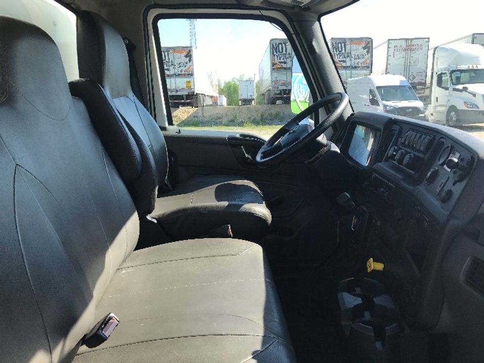 Medium Duty Box Truck-Light and Medium Duty Trucks-International-2021-MV607-Pottsville-PA-124,646\n\t\tmiles-$ 61,750 - Image 22