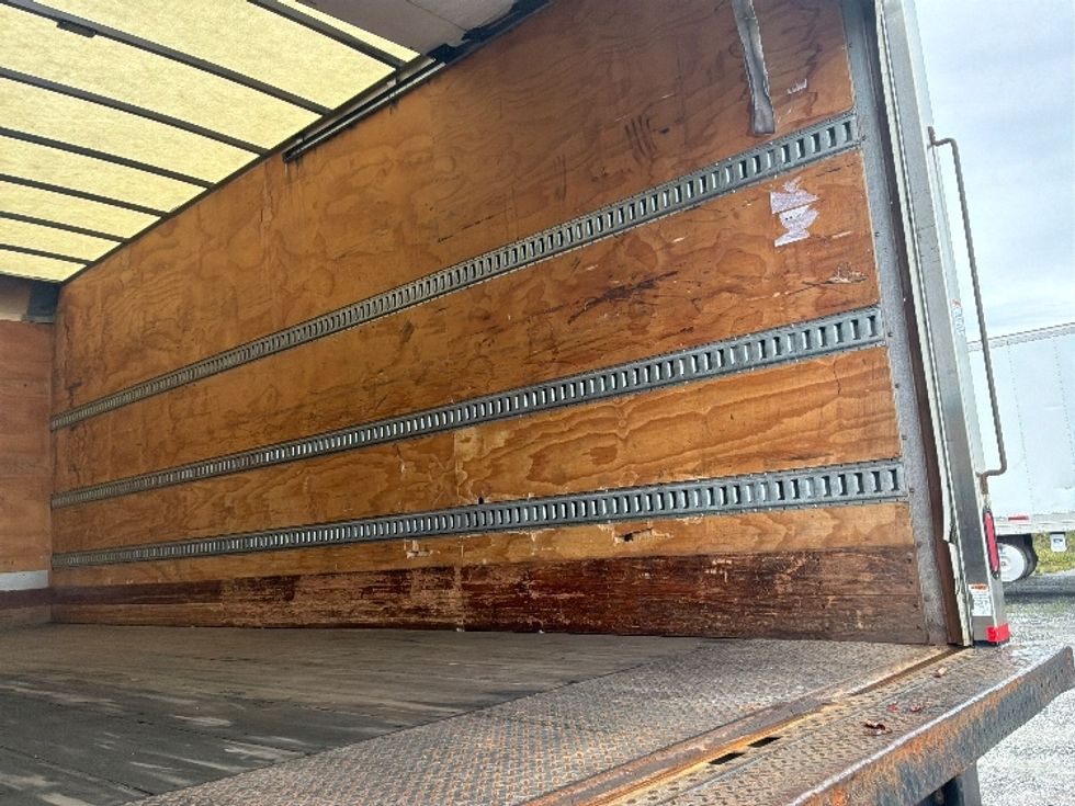 Medium Duty Box Truck-Light and Medium Duty Trucks-International-2021-MV607-Pottsville-PA-189,582\n\t\tmiles-$ 46,750 - Image 12
