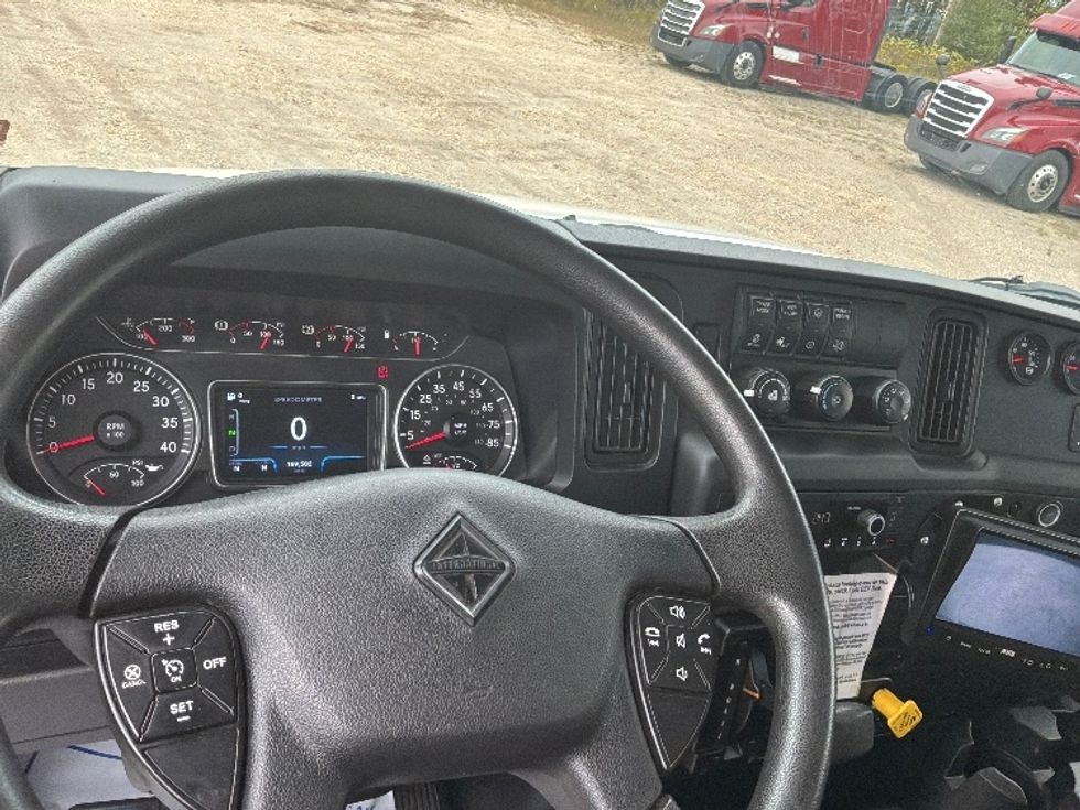 Medium Duty Box Truck-Light and Medium Duty Trucks-International-2021-MV607-Pottsville-PA-189,582\n\t\tmiles-$ 46,750 - Image 17