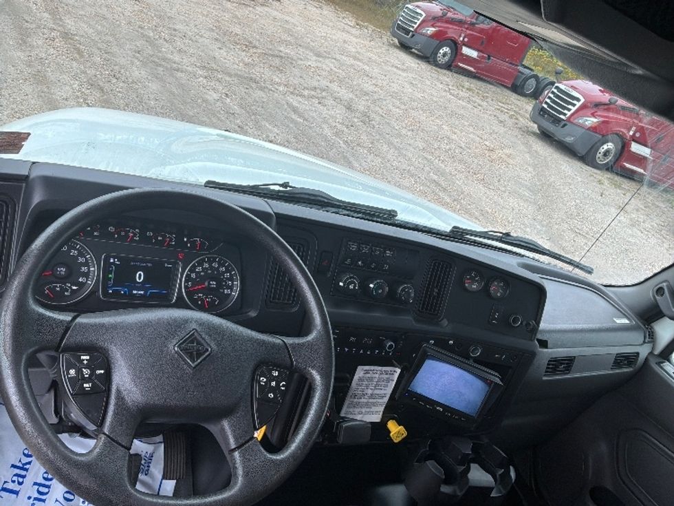 Medium Duty Box Truck-Light and Medium Duty Trucks-International-2021-MV607-Pottsville-PA-189,582\n\t\tmiles-$ 46,750 - Image 18