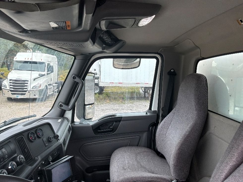 Medium Duty Box Truck-Light and Medium Duty Trucks-International-2021-MV607-Pottsville-PA-189,582\n\t\tmiles-$ 46,750 - Image 19