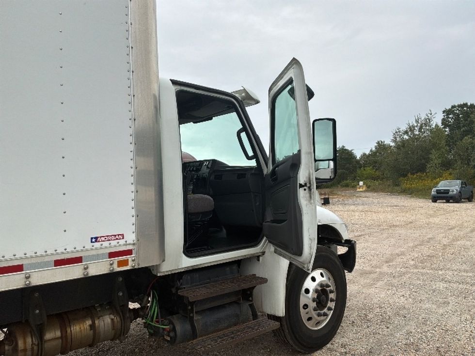 Medium Duty Box Truck-Light and Medium Duty Trucks-International-2021-MV607-Pottsville-PA-189,582\n\t\tmiles-$ 46,750 - Image 20