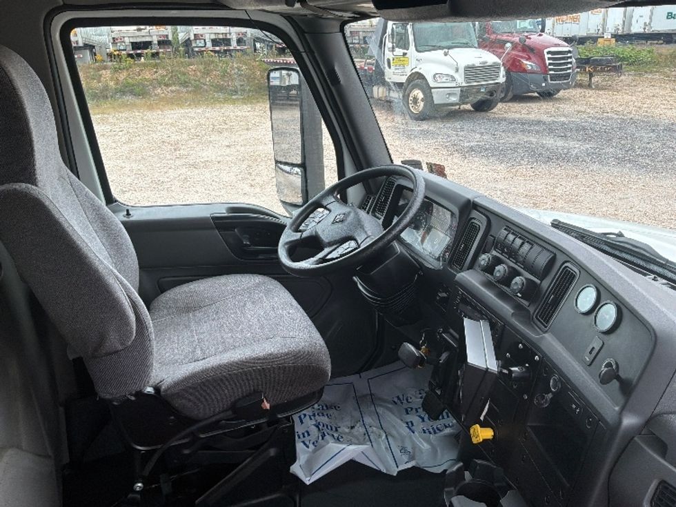 Medium Duty Box Truck-Light and Medium Duty Trucks-International-2021-MV607-Pottsville-PA-189,582\n\t\tmiles-$ 46,750 - Image 22