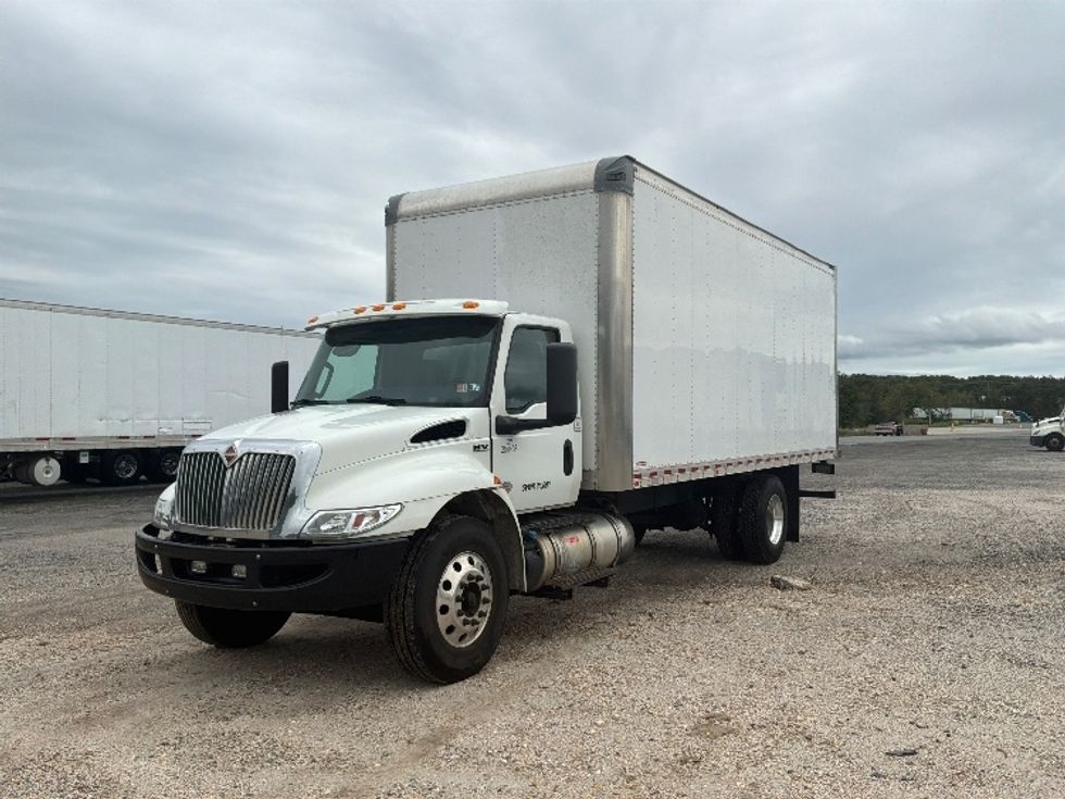 Medium Duty Box Truck-Light and Medium Duty Trucks-International-2021-MV607-Pottsville-PA-189,582\n\t\tmiles-$ 46,750 - Image 3
