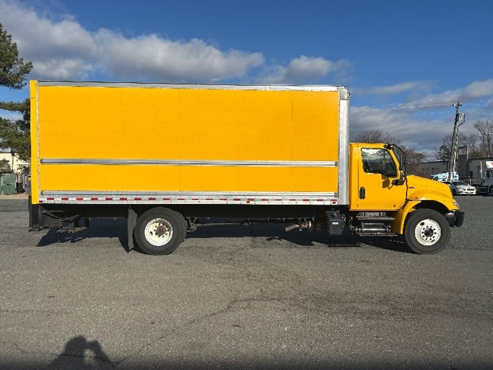 Medium Duty Box Truck-Light and Medium Duty Trucks-International-2021-MV607-Prince George-VA-154,429\n\t\tmiles-$ 43,750 - Image 15