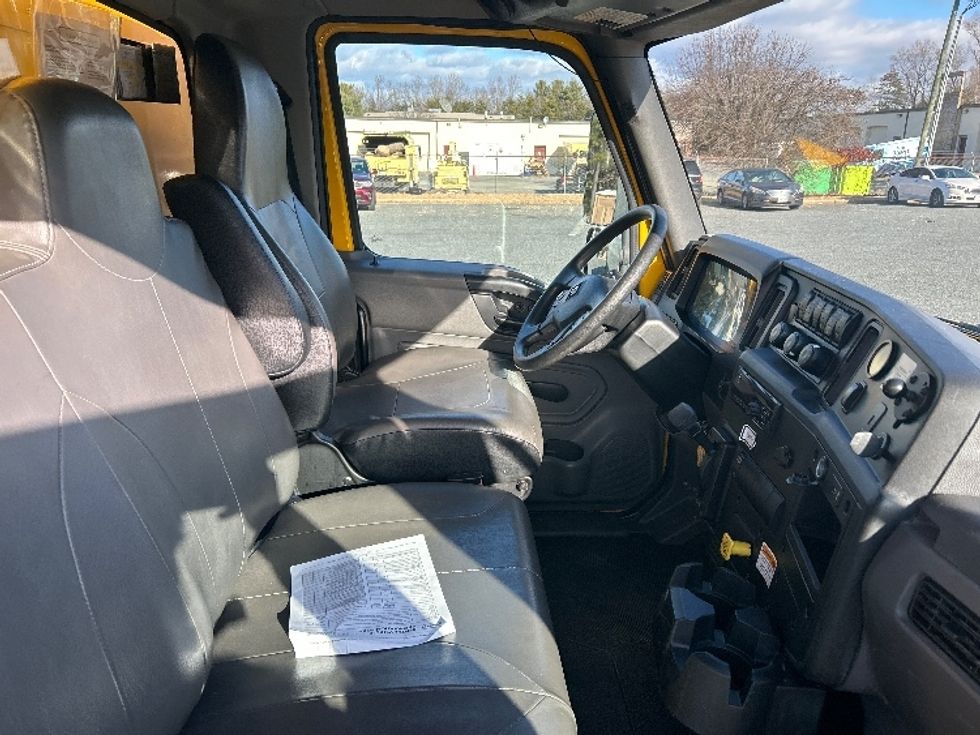 Medium Duty Box Truck-Light and Medium Duty Trucks-International-2021-MV607-Prince George-VA-154,429\n\t\tmiles-$ 43,750 - Image 22