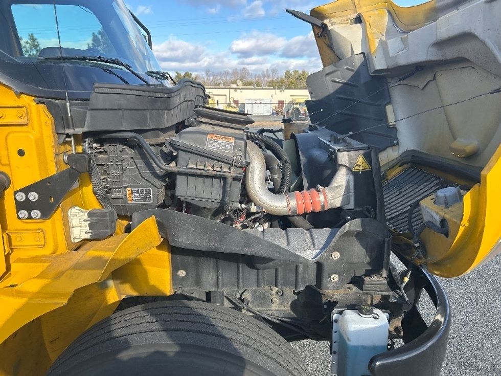 Medium Duty Box Truck-Light and Medium Duty Trucks-International-2021-MV607-Prince George-VA-154,429\n\t\tmiles-$ 43,750 - Image 23