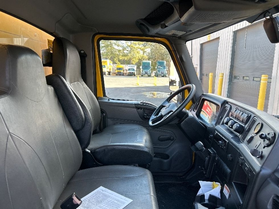 Medium Duty Box Truck-Light and Medium Duty Trucks-International-2021-MV607-Prince George-VA-168,418\n\t\tmiles-$ 41,750 - Image 22