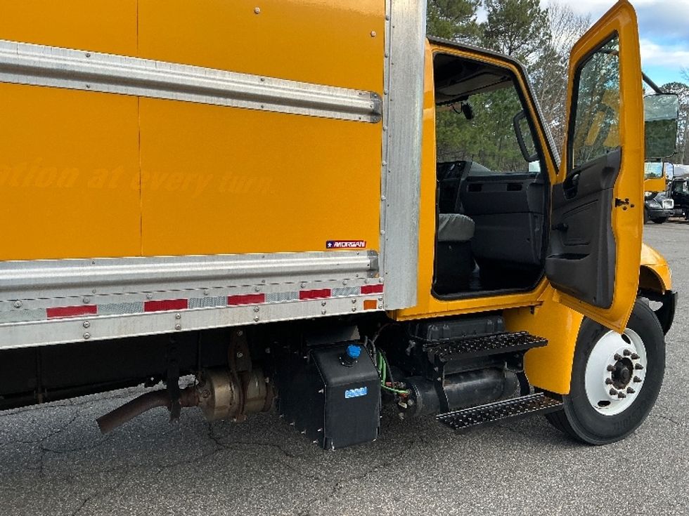 Medium Duty Box Truck-Light and Medium Duty Trucks-International-2021-MV607-Prince George-VA-204,138\n\t\tmiles-$ 42,750 - Image 20