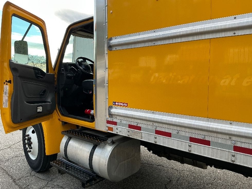 Medium Duty Box Truck-Light and Medium Duty Trucks-International-2021-MV607-Prince George-VA-204,138\n\t\tmiles-$ 42,750 - Image 16