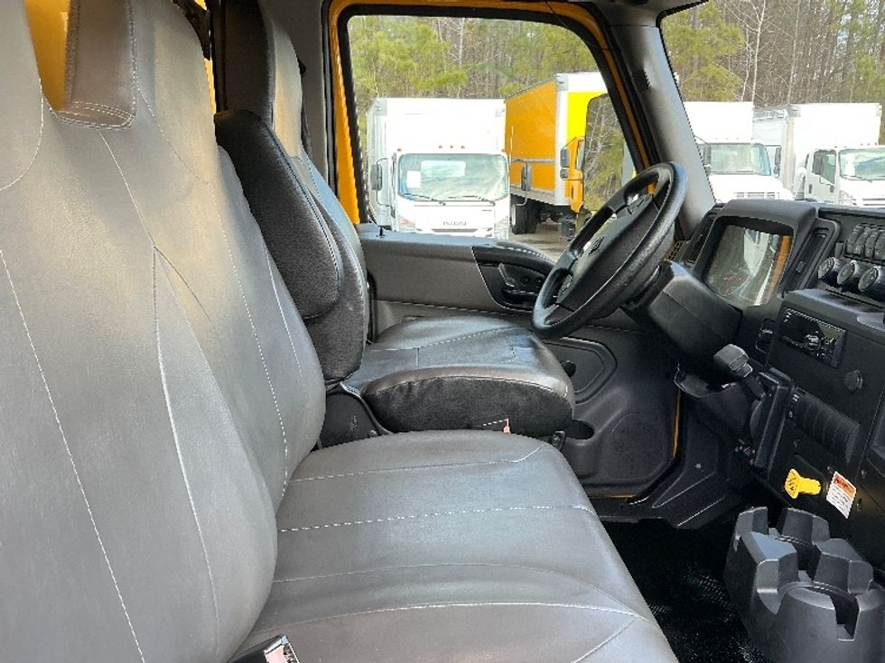 Medium Duty Box Truck-Light and Medium Duty Trucks-International-2021-MV607-Prince George-VA-204,138\n\t\tmiles-$ 42,750 - Image 22