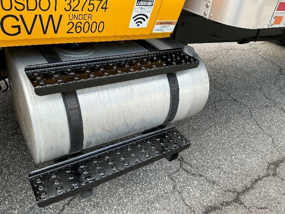 Medium Duty Box Truck-Light and Medium Duty Trucks-International-2021-MV607-Prince George-VA-204,138\n\t\tmiles-$ 42,750 - Image 25