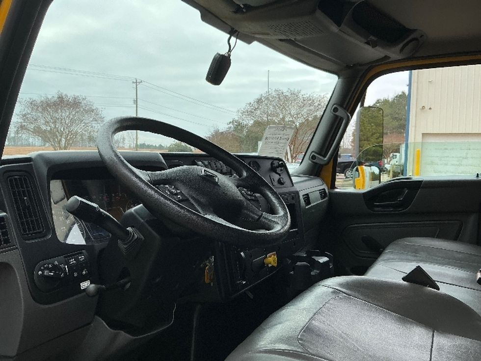 Medium Duty Box Truck-Light and Medium Duty Trucks-International-2021-MV607-Prince George-VA-209,840\n\t\tmiles-$ 42,000 - Image 17