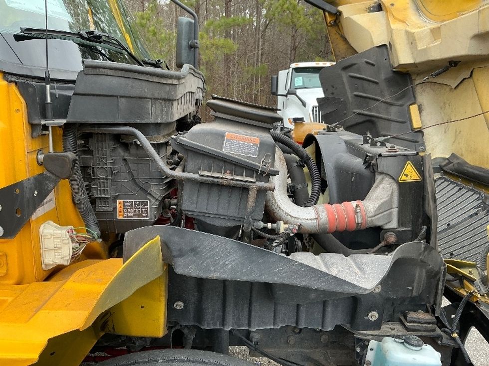 Medium Duty Box Truck-Light and Medium Duty Trucks-International-2021-MV607-Prince George-VA-209,840\n\t\tmiles-$ 42,000 - Image 23