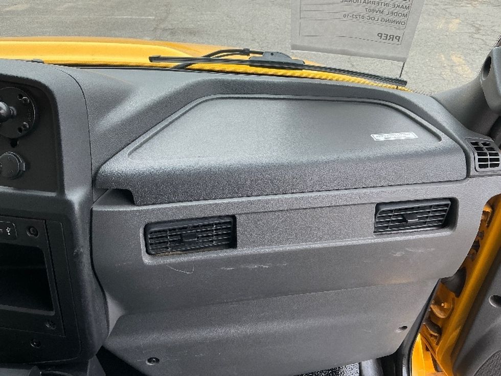 Medium Duty Box Truck-Light and Medium Duty Trucks-International-2021-MV607-Prince George-VA-209,840\n\t\tmiles-$ 42,000 - Image 21