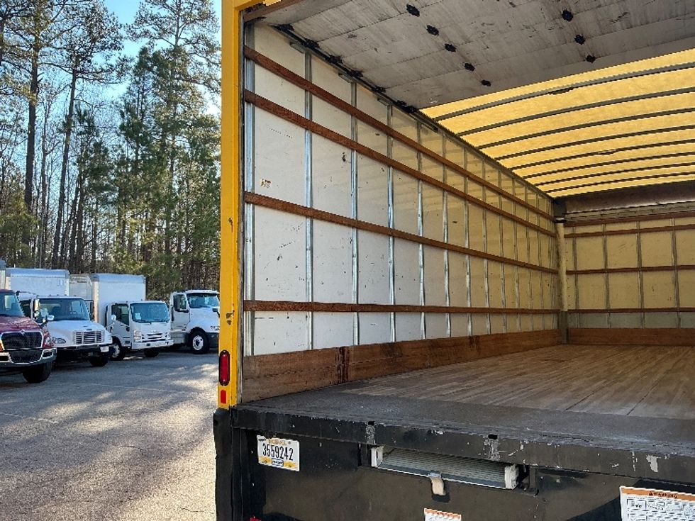 Medium Duty Box Truck-Light and Medium Duty Trucks-International-2021-MV607-Prince George-VA-236,540\n\t\tmiles-$ 38,000 - Image 11