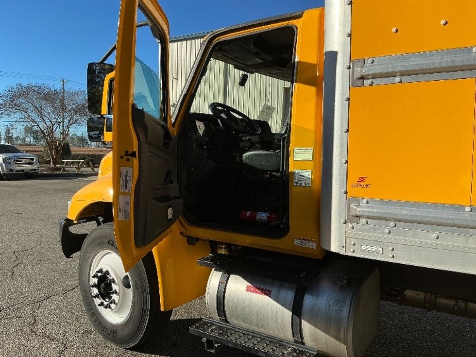 Medium Duty Box Truck-Light and Medium Duty Trucks-International-2021-MV607-Prince George-VA-236,540\n\t\tmiles-$ 38,000 - Image 16