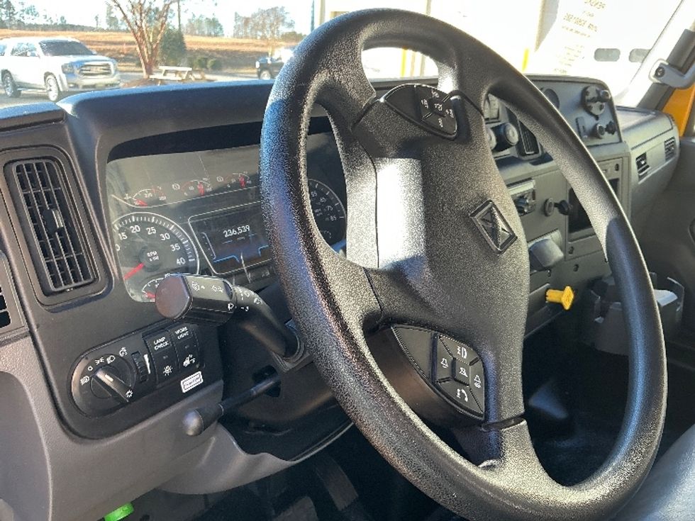 Medium Duty Box Truck-Light and Medium Duty Trucks-International-2021-MV607-Prince George-VA-236,540\n\t\tmiles-$ 38,000 - Image 18