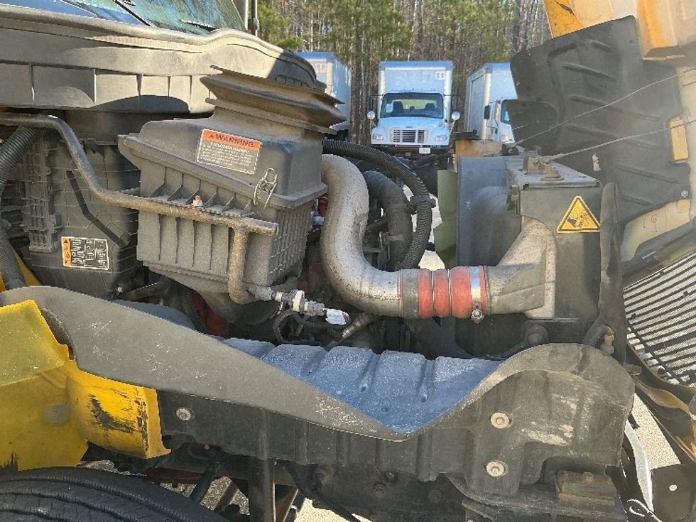 Medium Duty Box Truck-Light and Medium Duty Trucks-International-2021-MV607-Prince George-VA-236,540\n\t\tmiles-$ 38,000 - Image 23