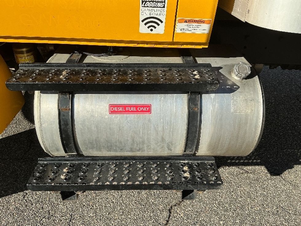 Medium Duty Box Truck-Light and Medium Duty Trucks-International-2021-MV607-Prince George-VA-236,540\n\t\tmiles-$ 38,000 - Image 25