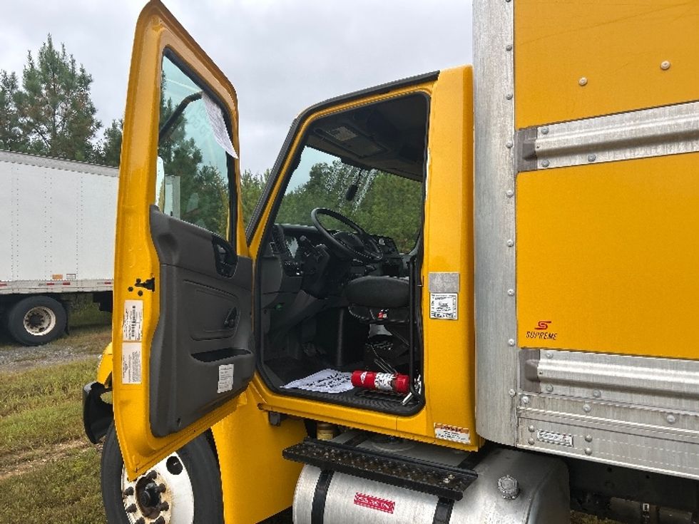 Medium Duty Box Truck-Light and Medium Duty Trucks-International-2021-MV607-Prince George-VA-261,176\n\t\tmiles-$ 32,250 - Image 16