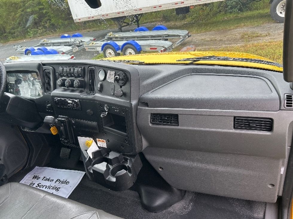 Medium Duty Box Truck-Light and Medium Duty Trucks-International-2021-MV607-Prince George-VA-261,176\n\t\tmiles-$ 32,250 - Image 21