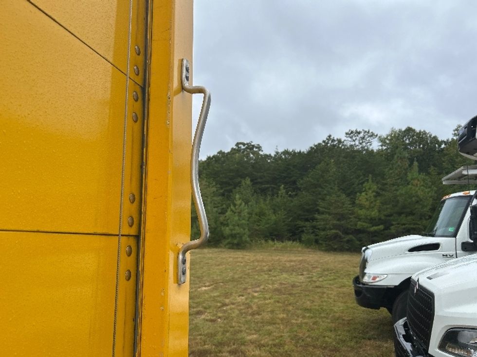 Medium Duty Box Truck-Light and Medium Duty Trucks-International-2021-MV607-Prince George-VA-261,176\n\t\tmiles-$ 32,250 - Image 26