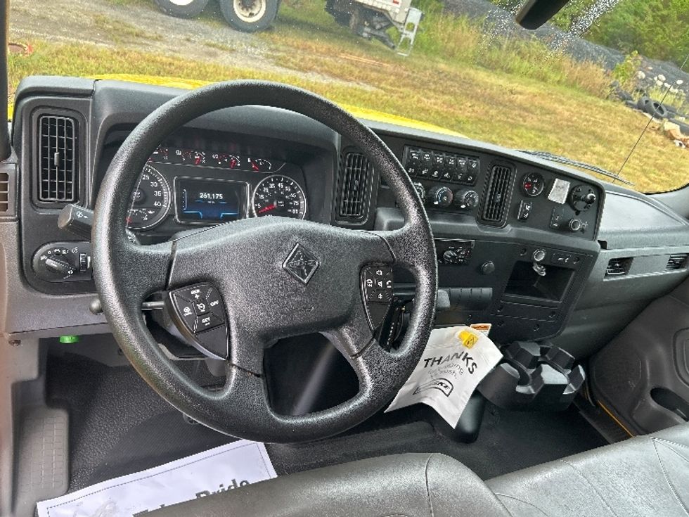 Medium Duty Box Truck-Light and Medium Duty Trucks-International-2021-MV607-Prince George-VA-261,178\n\t\tmiles-$ 24,250 - Image 17