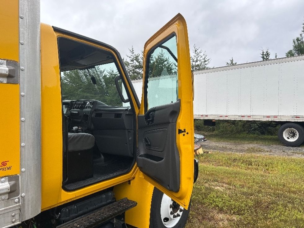 Medium Duty Box Truck-Light and Medium Duty Trucks-International-2021-MV607-Prince George-VA-261,178\n\t\tmiles-$ 24,250 - Image 20