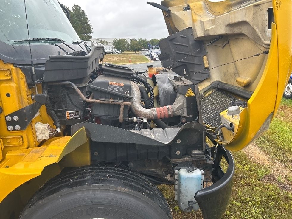 Medium Duty Box Truck-Light and Medium Duty Trucks-International-2021-MV607-Prince George-VA-261,178\n\t\tmiles-$ 24,250 - Image 23