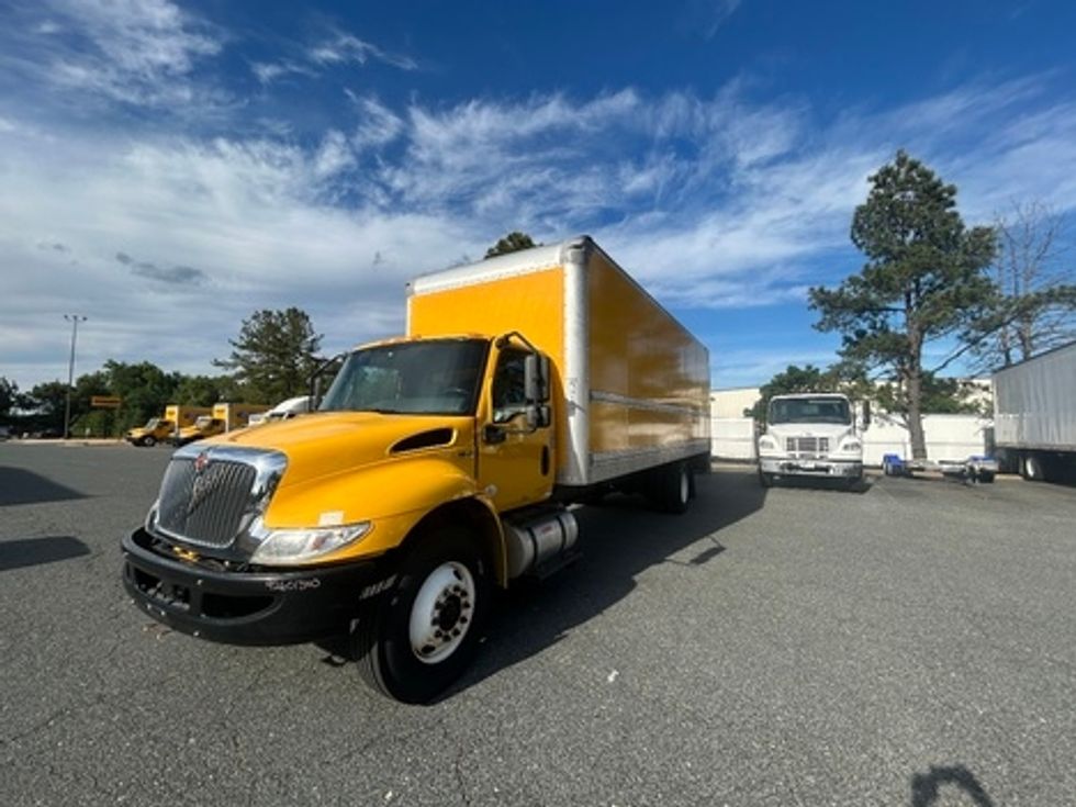 Medium Duty Box Truck-Light and Medium Duty Trucks-International-2021-MV607-Prince George-VA-261,178\n\t\tmiles-$ 24,250 - Image 1