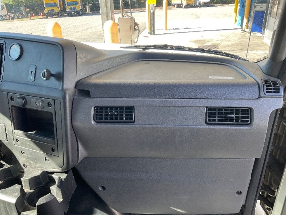 Medium Duty Box Truck-Light and Medium Duty Trucks-International-2021-MV607-Prince George-VA-48,069\n\t\tmiles-$ 63,500 - Image 21