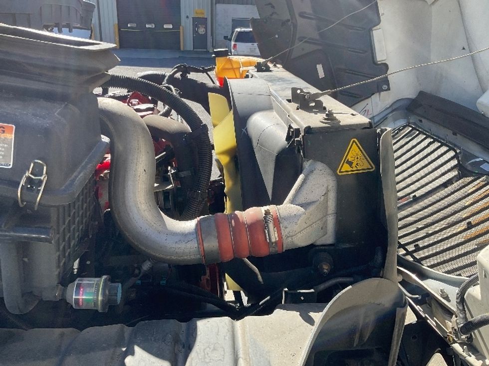 Medium Duty Box Truck-Light and Medium Duty Trucks-International-2021-MV607-Prince George-VA-48,069\n\t\tmiles-$ 63,500 - Image 23