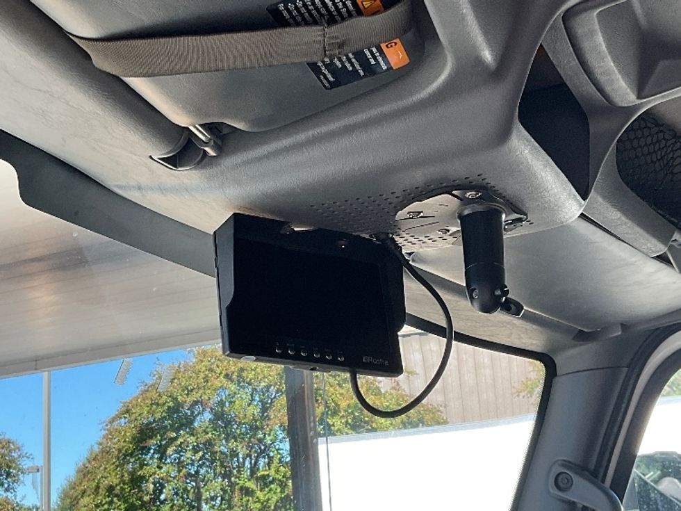 Medium Duty Box Truck-Light and Medium Duty Trucks-International-2021-MV607-Prince George-VA-48,069\n\t\tmiles-$ 63,500 - Image 25