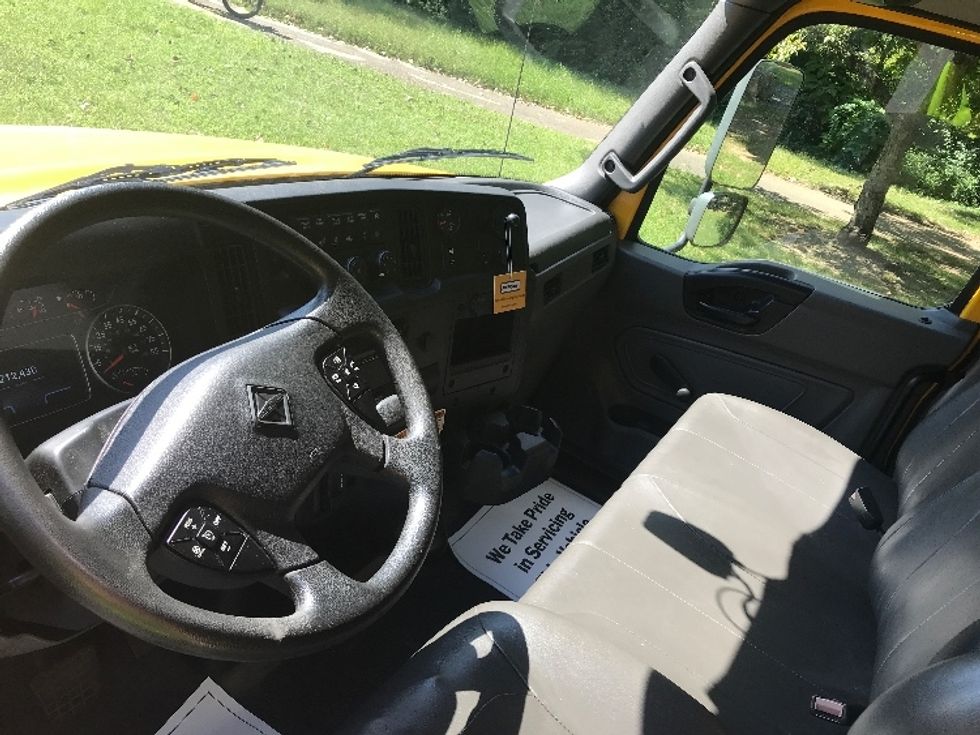 Medium Duty Box Truck-Light and Medium Duty Trucks-International-2021-MV607-Reading-PA-212,441\n\t\tmiles-$ 41,500 - Image 17