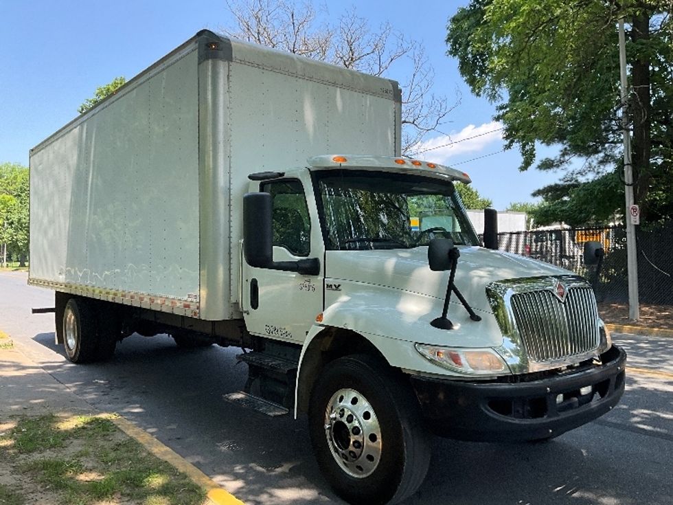 Medium Duty Box Truck-Light and Medium Duty Trucks-International-2021-MV607-Reading-PA-260,570\n\t\tmiles-$ 35,250 - Image 1