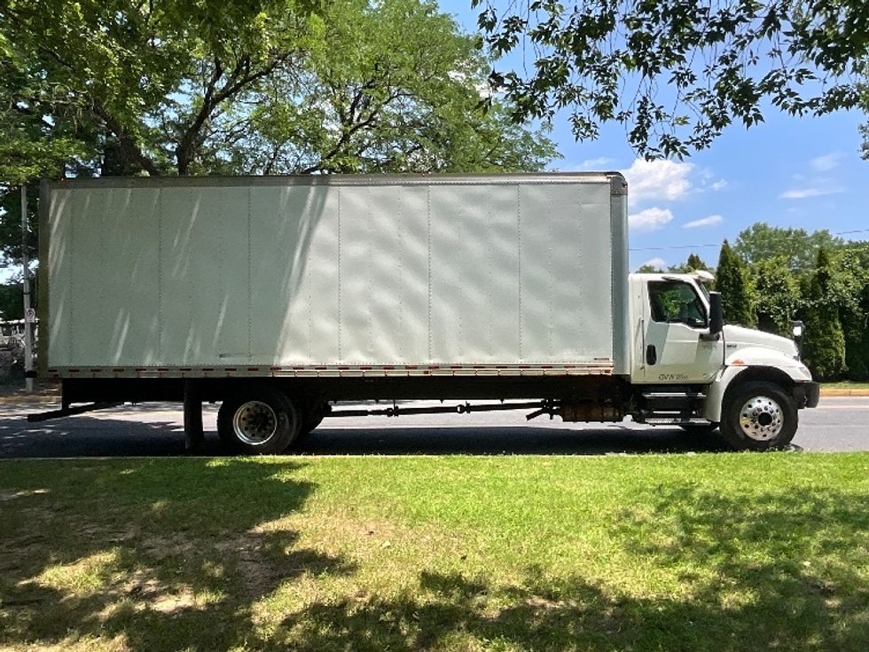 Medium Duty Box Truck-Light and Medium Duty Trucks-International-2021-MV607-Reading-PA-260,570\n\t\tmiles-$ 35,250 - Image 14