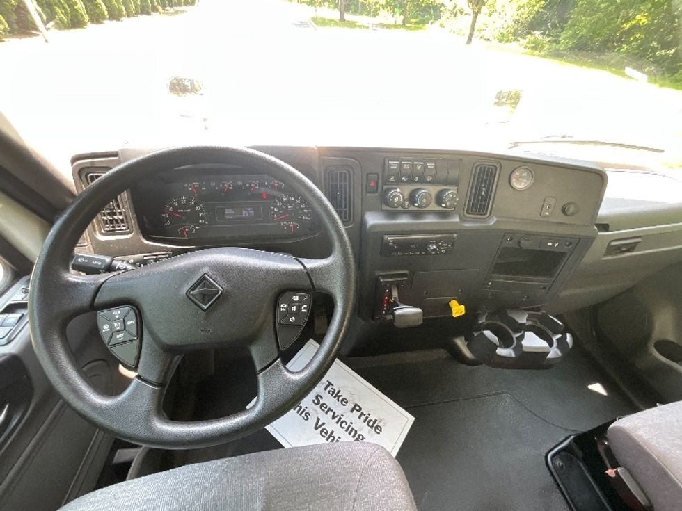 Medium Duty Box Truck-Light and Medium Duty Trucks-International-2021-MV607-Reading-PA-260,570\n\t\tmiles-$ 35,250 - Image 16