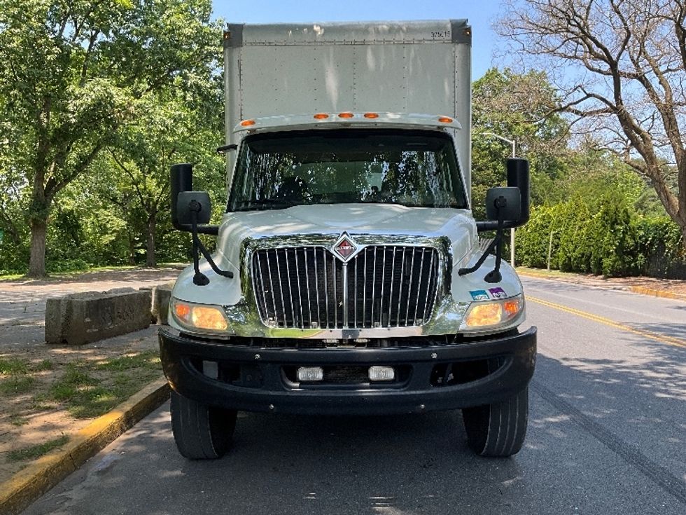 Medium Duty Box Truck-Light and Medium Duty Trucks-International-2021-MV607-Reading-PA-260,570\n\t\tmiles-$ 35,250 - Image 2