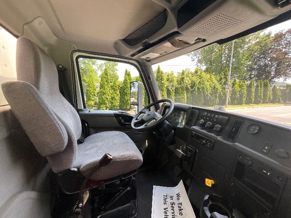 Medium Duty Box Truck-Light and Medium Duty Trucks-International-2021-MV607-Reading-PA-260,570\n\t\tmiles-$ 35,250 - Image 21