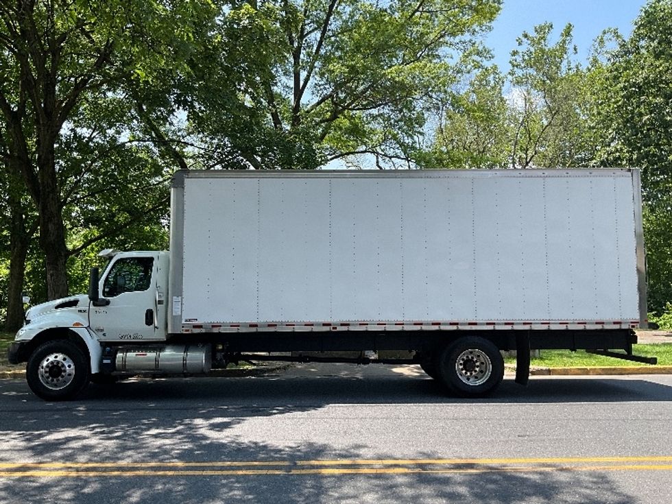 Medium Duty Box Truck-Light and Medium Duty Trucks-International-2021-MV607-Reading-PA-260,570\n\t\tmiles-$ 35,250 - Image 4