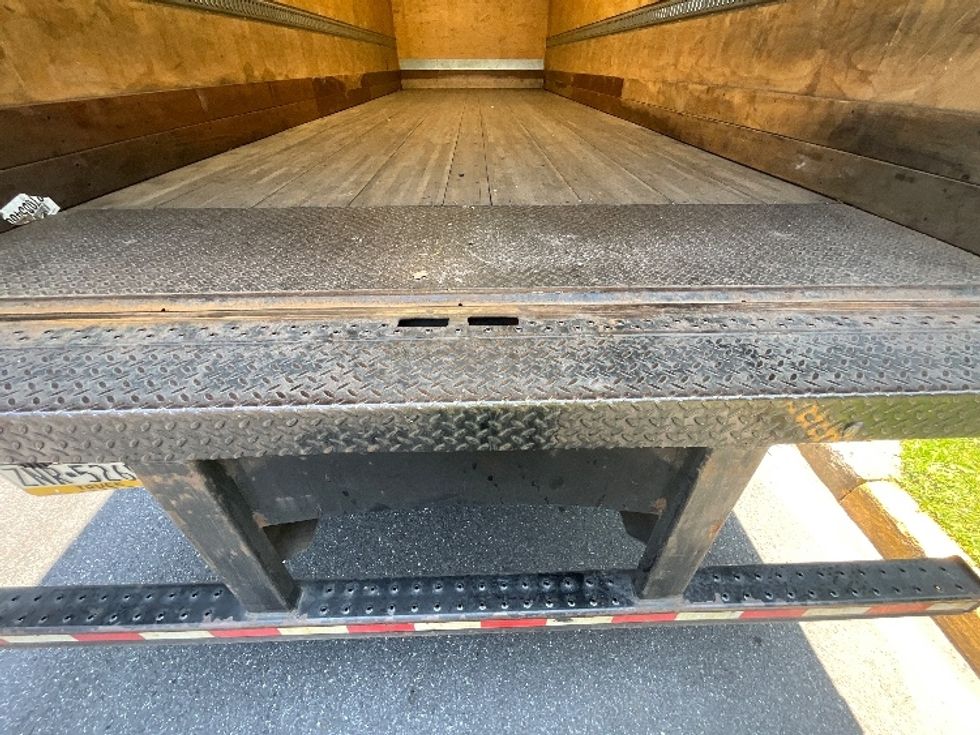 Medium Duty Box Truck-Light and Medium Duty Trucks-International-2021-MV607-Reading-PA-260,570\n\t\tmiles-$ 35,250 - Image 9