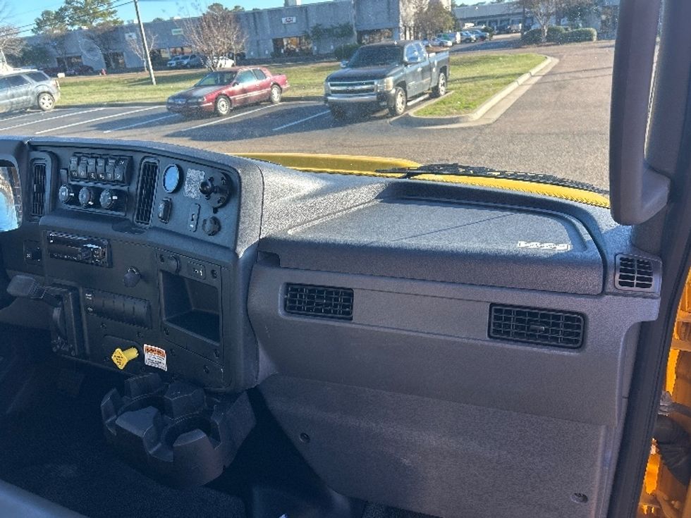 Medium Duty Box Truck-Light and Medium Duty Trucks-International-2021-MV607-Richland-MS-209,485\n\t\tmiles-$ 41,000 - Image 21