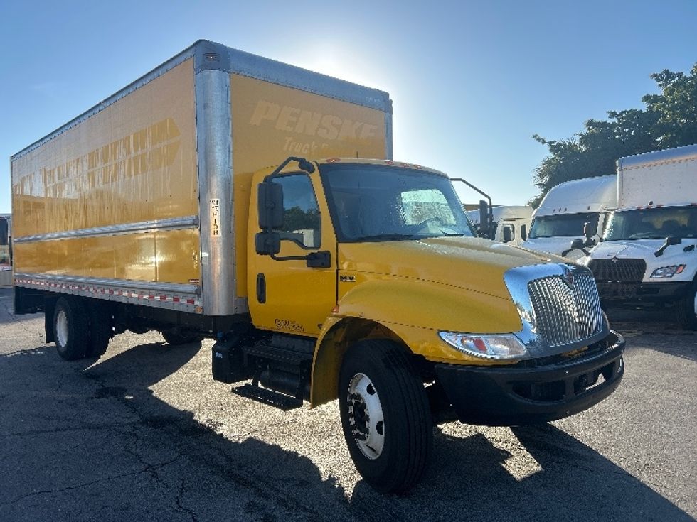 Medium Duty Box Truck-Light and Medium Duty Trucks-International-2021-MV607-Riviera Beach-FL-194,292\n\t\tmiles-$ 43,000 - Image 1