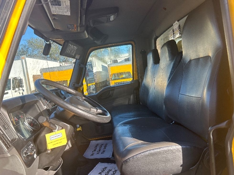 Medium Duty Box Truck-Light and Medium Duty Trucks-International-2021-MV607-Riviera Beach-FL-194,292\n\t\tmiles-$ 43,000 - Image 15