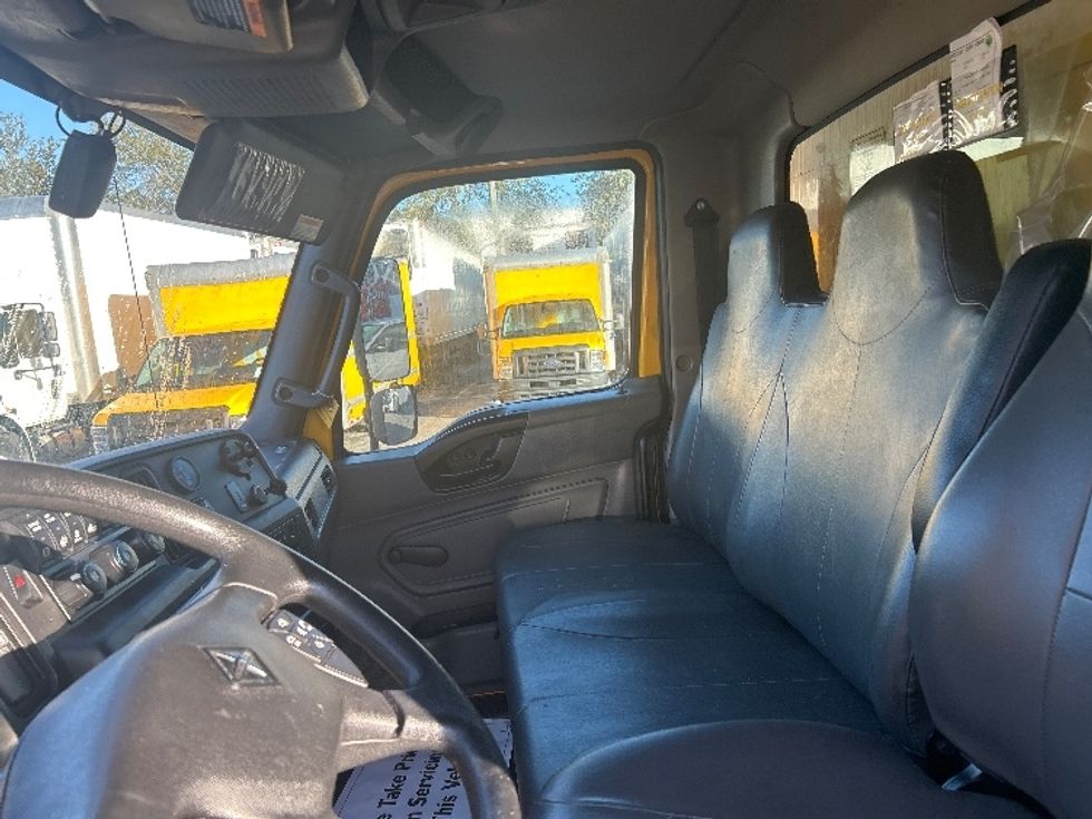 Medium Duty Box Truck-Light and Medium Duty Trucks-International-2021-MV607-Riviera Beach-FL-194,292\n\t\tmiles-$ 43,000 - Image 17