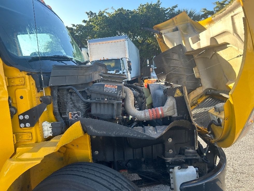 Medium Duty Box Truck-Light and Medium Duty Trucks-International-2021-MV607-Riviera Beach-FL-194,292\n\t\tmiles-$ 43,000 - Image 21