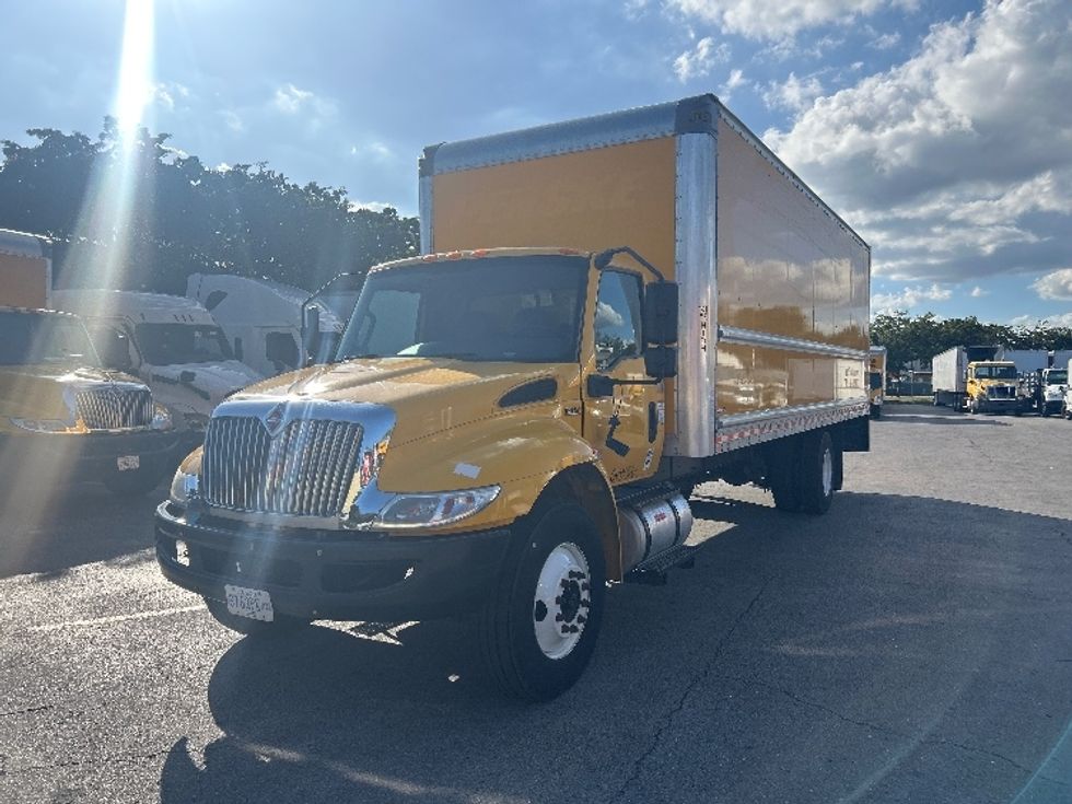 Medium Duty Box Truck-Light and Medium Duty Trucks-International-2021-MV607-Riviera Beach-FL-217,662\n\t\tmiles-$ 39,750 - Image 3